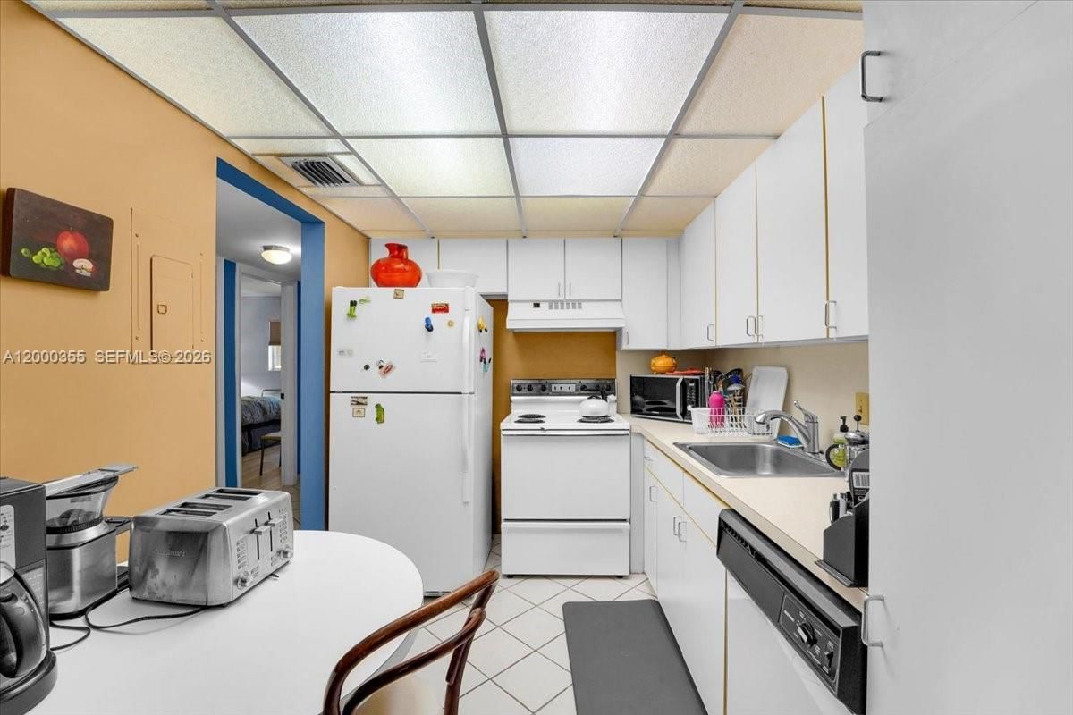 Real estate property located at 9009 138th St #20-2, Miami-dade, Heather Walk Condo, Miami, FL