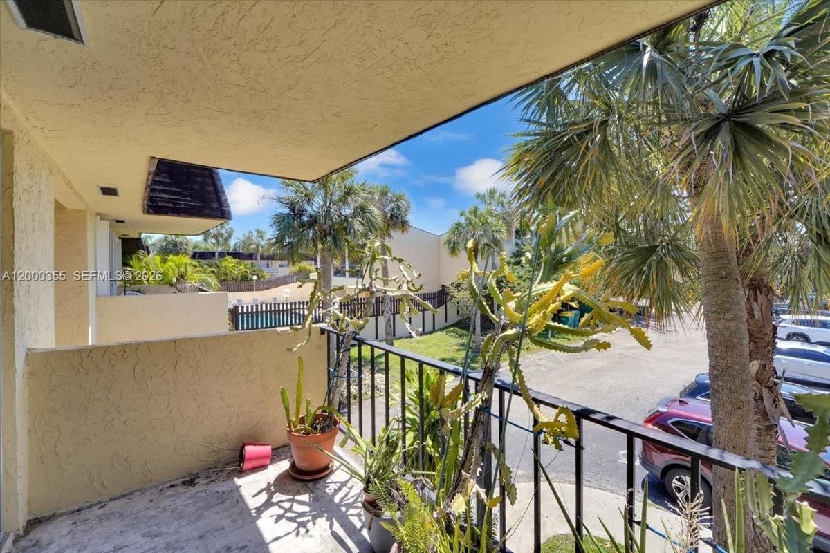 Real estate property located at 9009 138th St #20-2, Miami-dade, Heather Walk Condo, Miami, FL