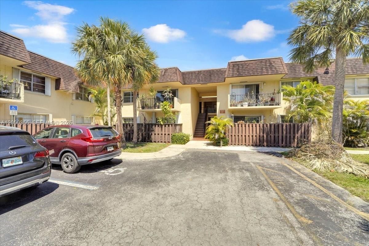 Real estate property located at 9009 138th St #20-2, Miami-dade, Heather Walk Condo, Miami, FL