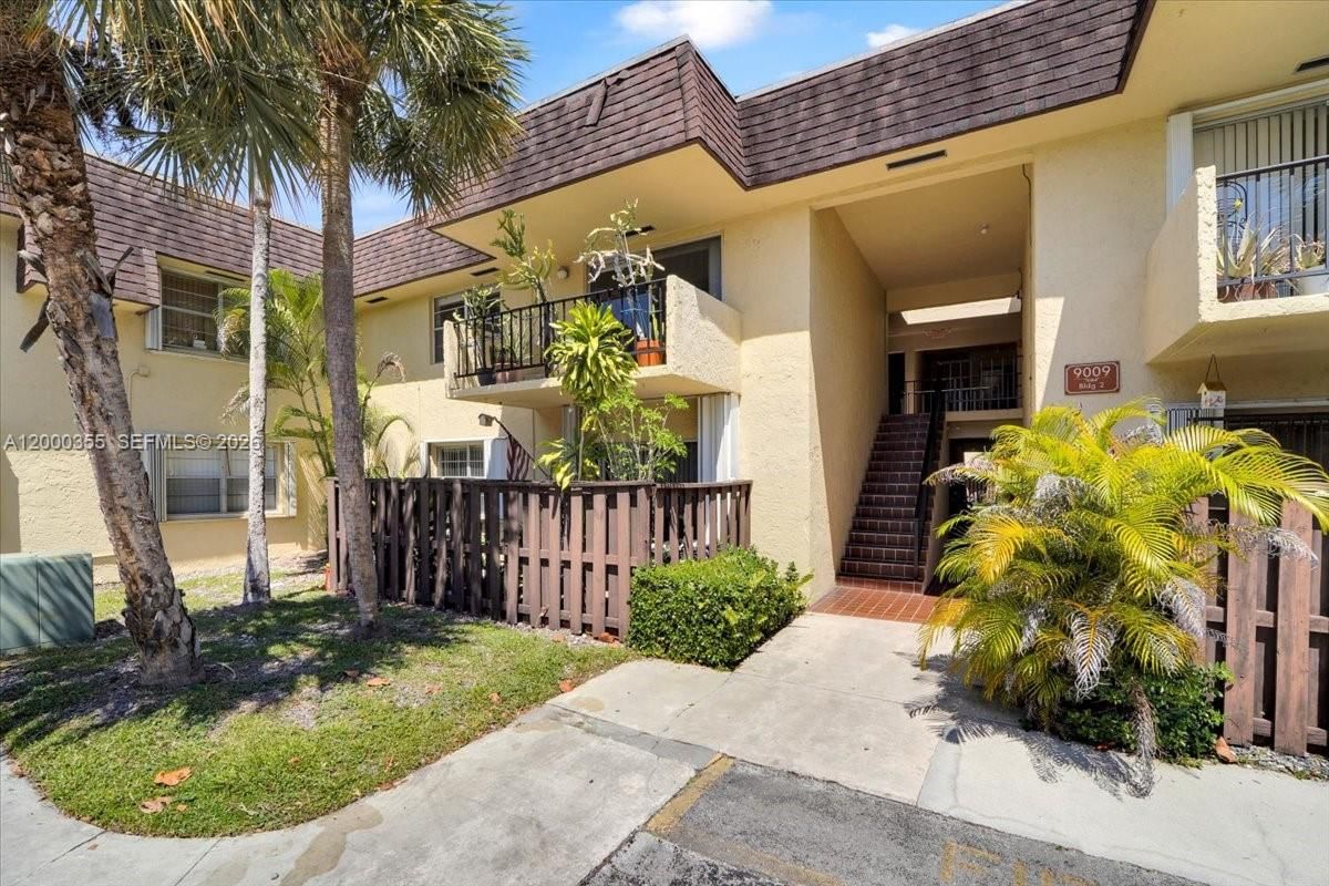 Real estate property located at 9009 138th St #20-2, Miami-dade, Heather Walk Condo, Miami, FL