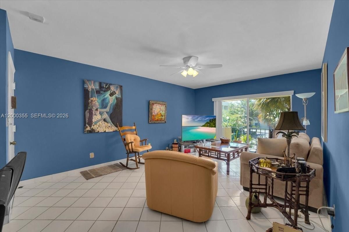 Real estate property located at 9009 138th St #20-2, Miami-dade, Heather Walk Condo, Miami, FL