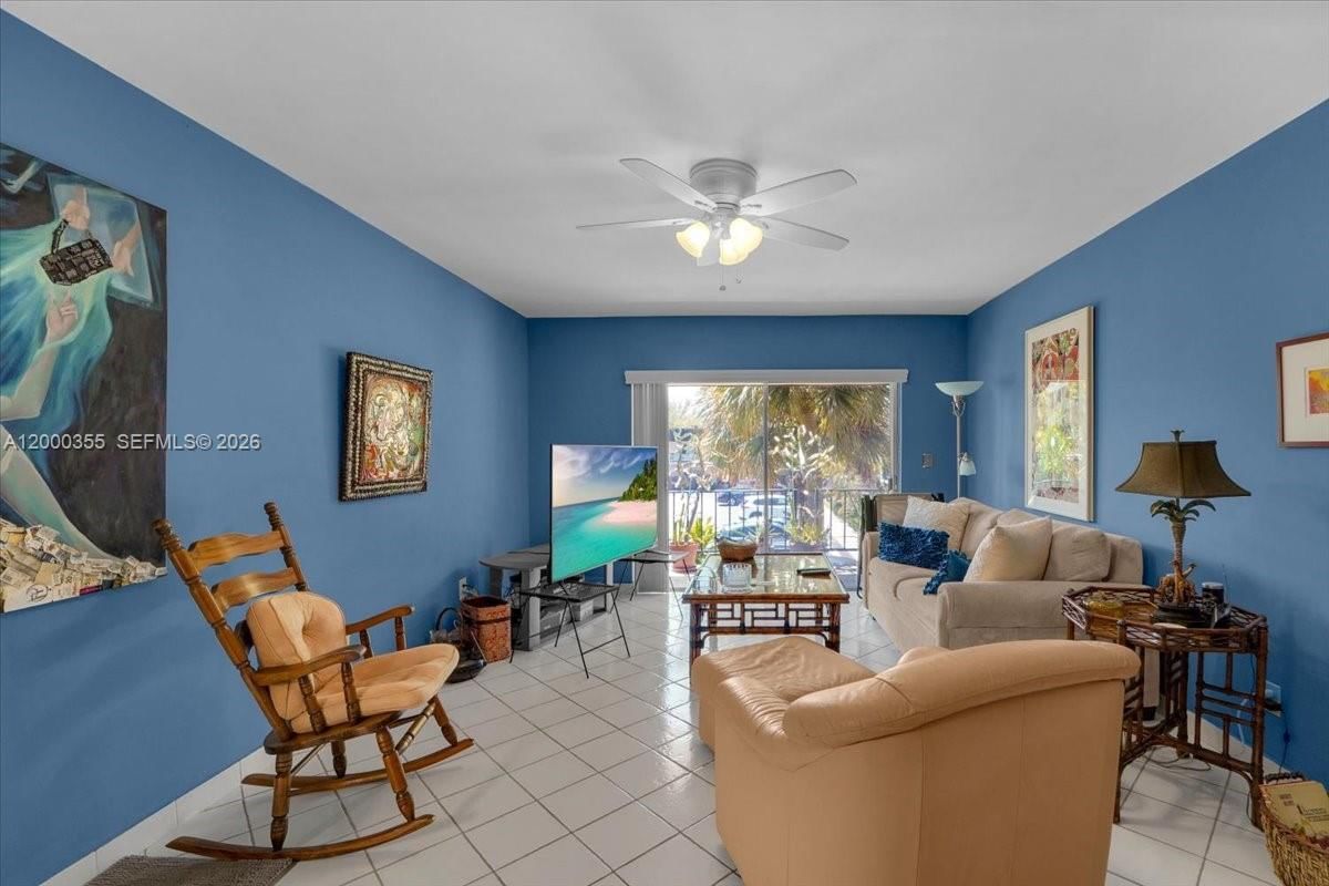 Real estate property located at 9009 138th St #20-2, Miami-dade, Heather Walk Condo, Miami, FL