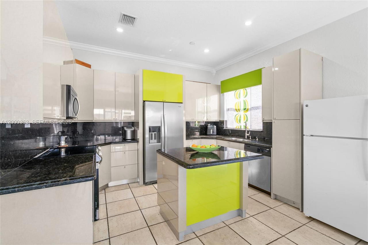 Real estate property located at 8914 168th St, Miami-dade, Sevilla Estates, Miami Lakes, FL
