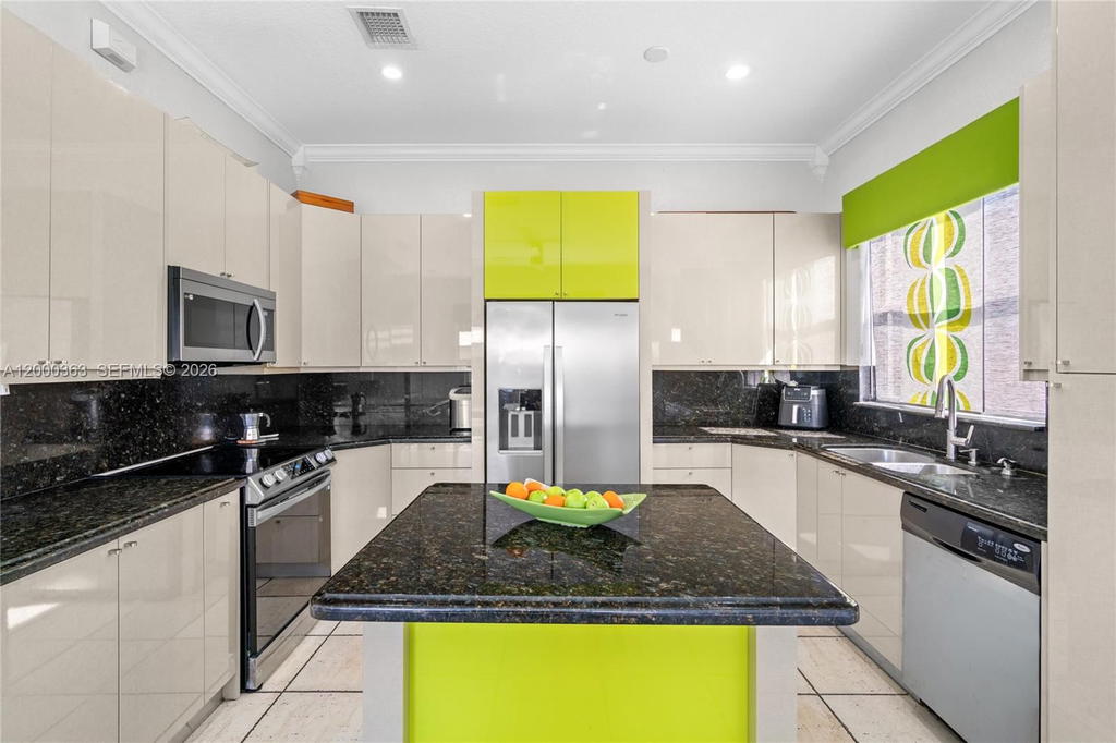 Real estate property located at 8914 168th St, Miami-dade, Sevilla Estates, Miami Lakes, FL