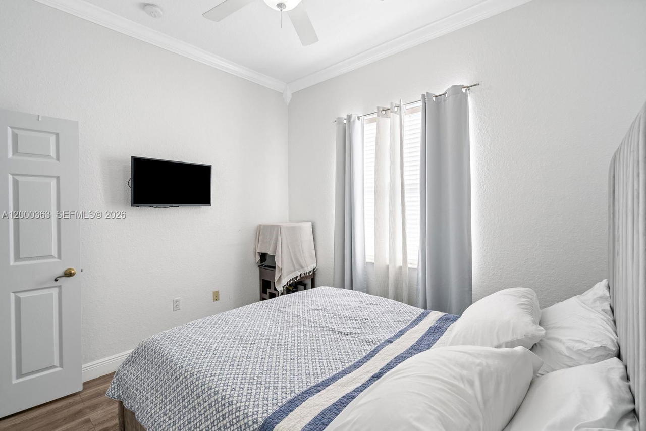 Real estate property located at 8914 168th St, Miami-dade, Sevilla Estates, Miami Lakes, FL