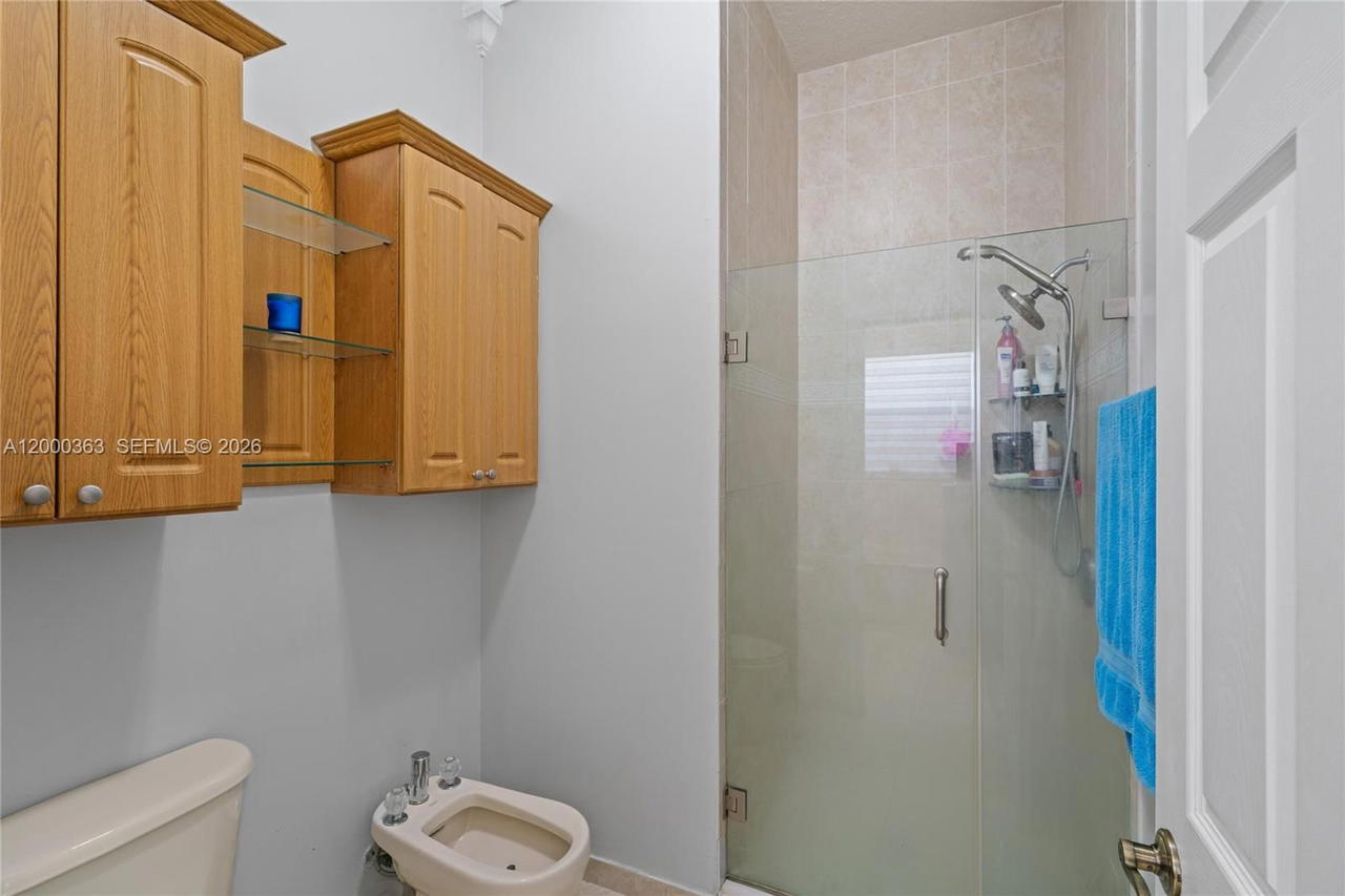 Real estate property located at 8914 168th St, Miami-dade, Sevilla Estates, Miami Lakes, FL