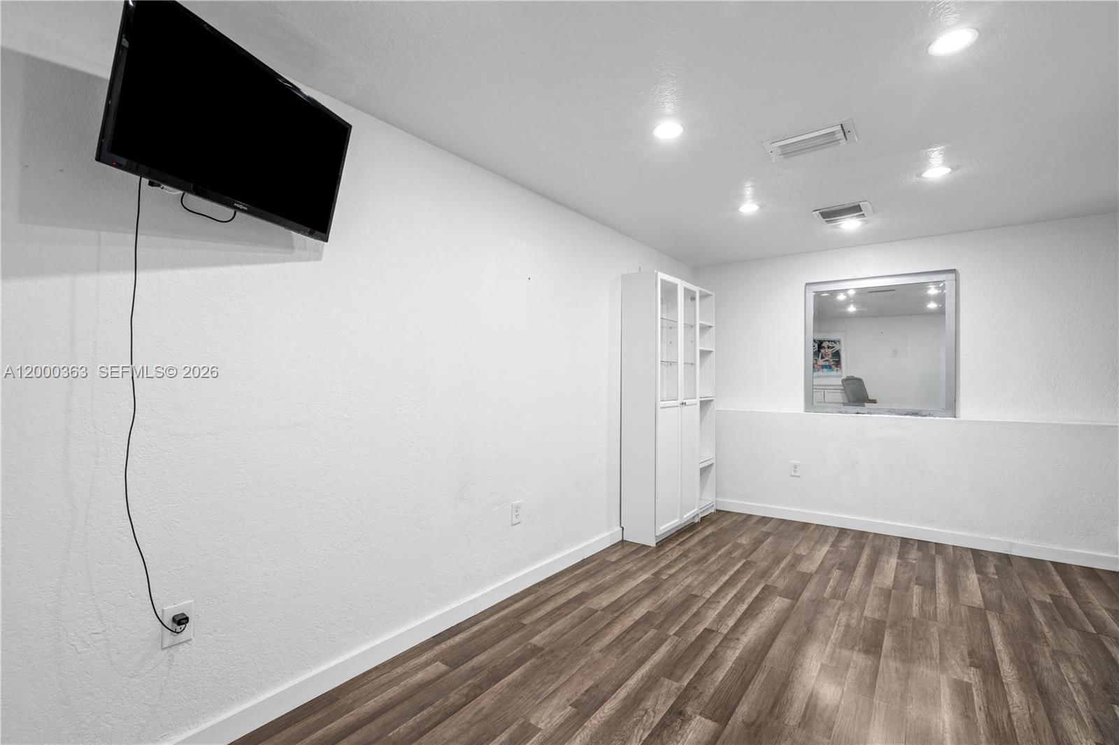 Real estate property located at 8914 168th St, Miami-dade, Sevilla Estates, Miami Lakes, FL