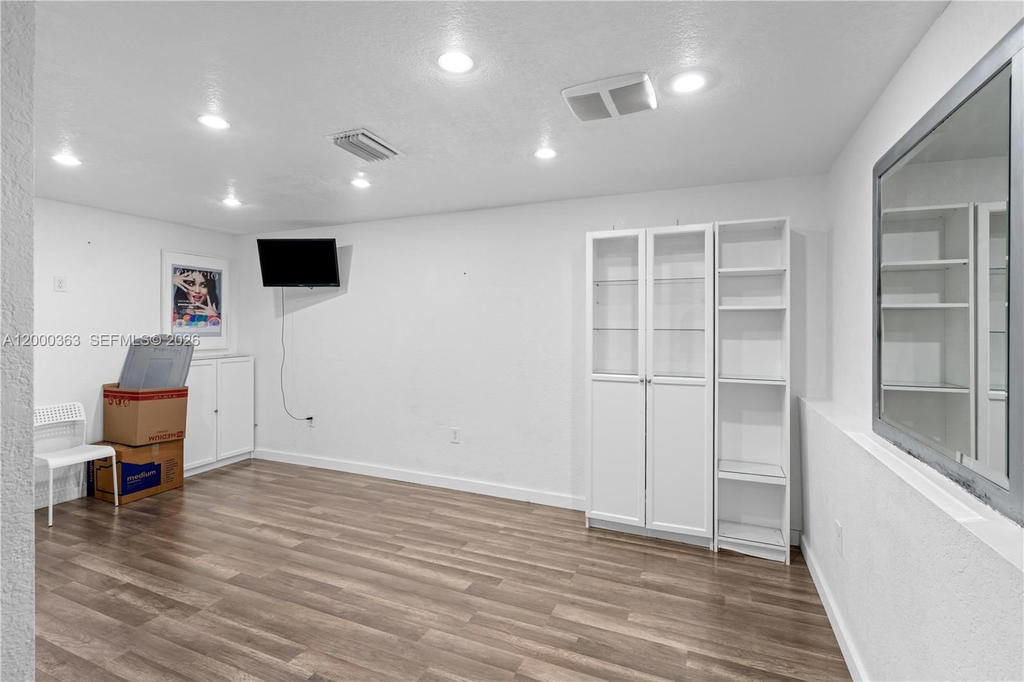 Real estate property located at 8914 168th St, Miami-dade, Sevilla Estates, Miami Lakes, FL