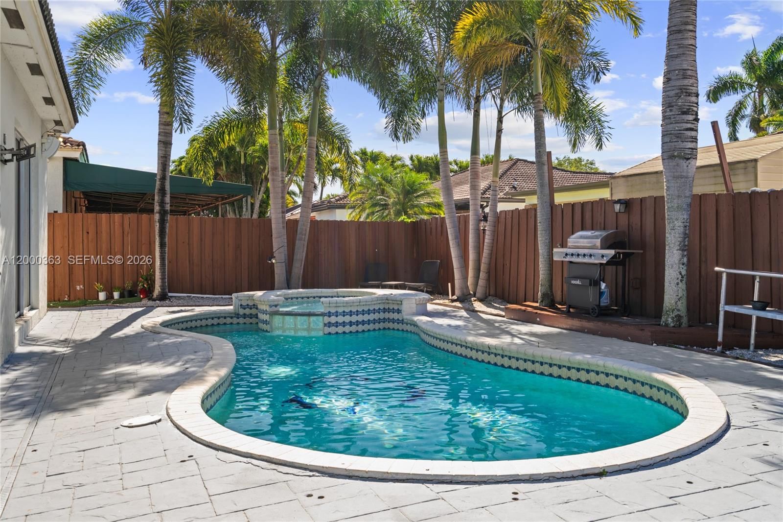 Real estate property located at 8914 168th St, Miami-dade, Sevilla Estates, Miami Lakes, FL