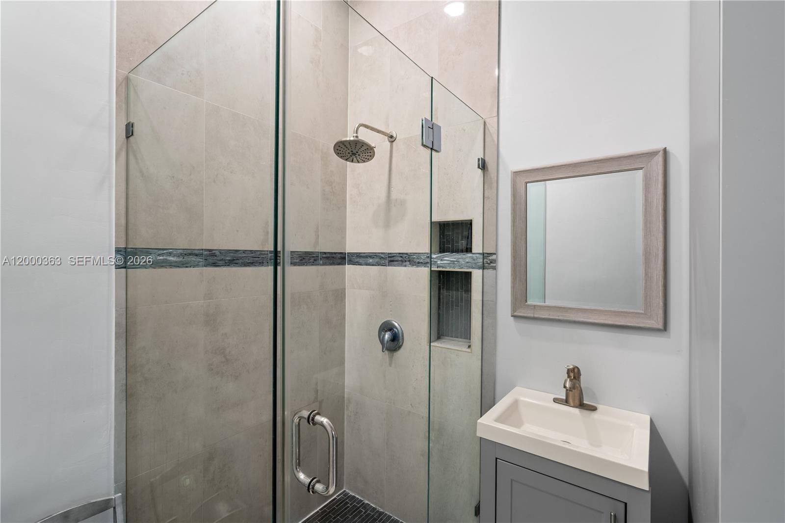 Real estate property located at 8914 168th St, Miami-dade, Sevilla Estates, Miami Lakes, FL