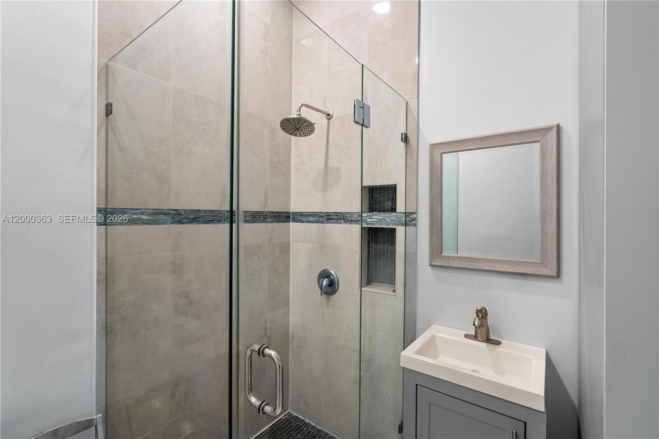 Real estate property located at 8914 168th St, Miami-dade, Sevilla Estates, Miami Lakes, FL