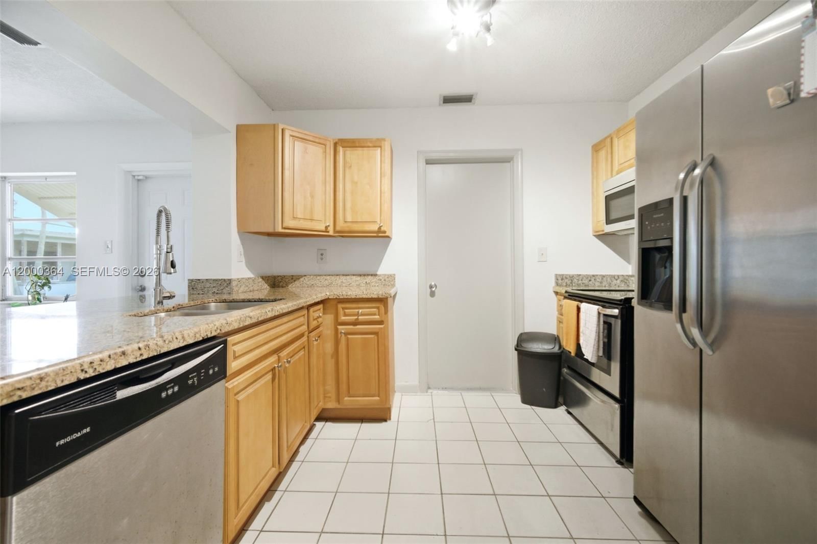 Real estate property located at 6806 75th Dr, Broward, Mainlands Of Tamarac Lake, Tamarac, FL