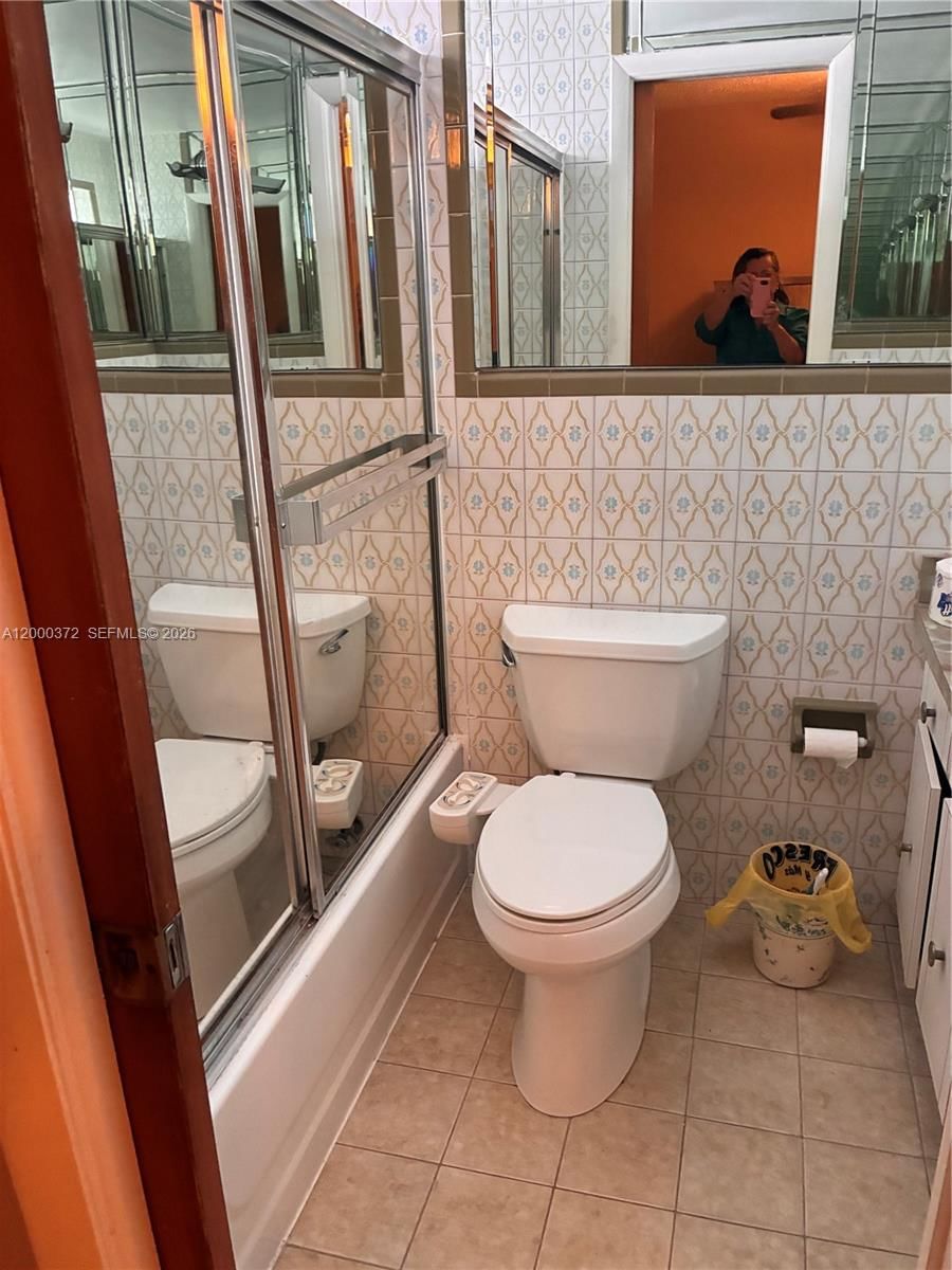 Real estate property located at 6770 15th St, Miami-dade, Tamiami City, Miami, FL