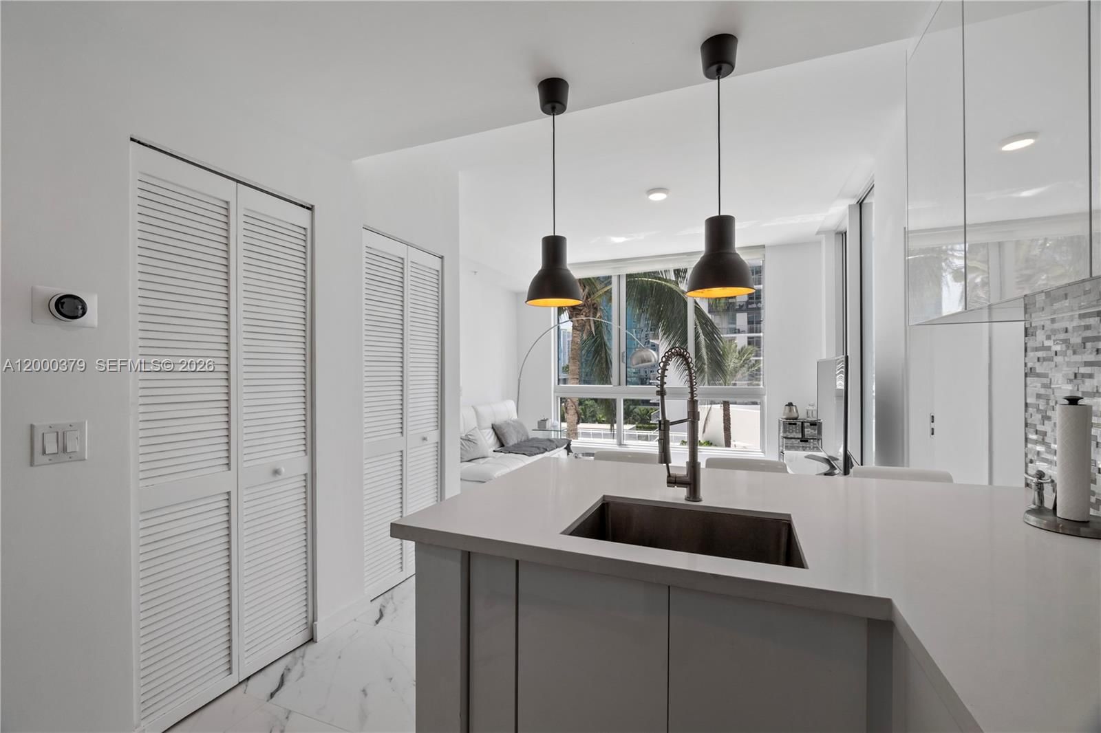 Real estate property located at 300 Biscayne Blvd T-1411, Miami-dade, Met 1 Condo, Miami, FL