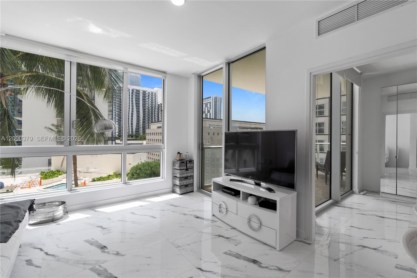 Real estate property located at 300 Biscayne Blvd T-1411, Miami-dade, Met 1 Condo, Miami, FL
