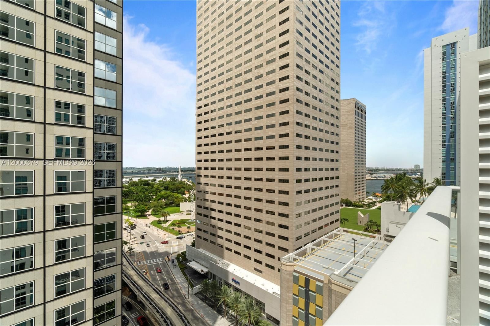 Real estate property located at 300 Biscayne Blvd T-1411, Miami-dade, Met 1 Condo, Miami, FL