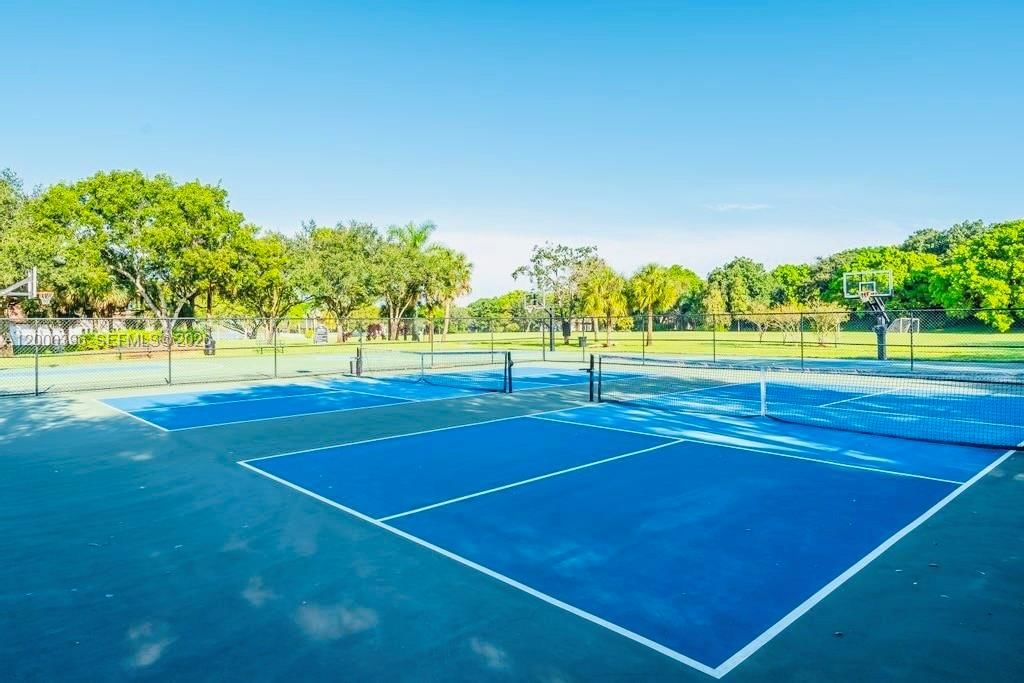 Real estate property located at 3700 Oak Ridge Ln, Broward, The Ridges/oak Ridge, Weston, FL