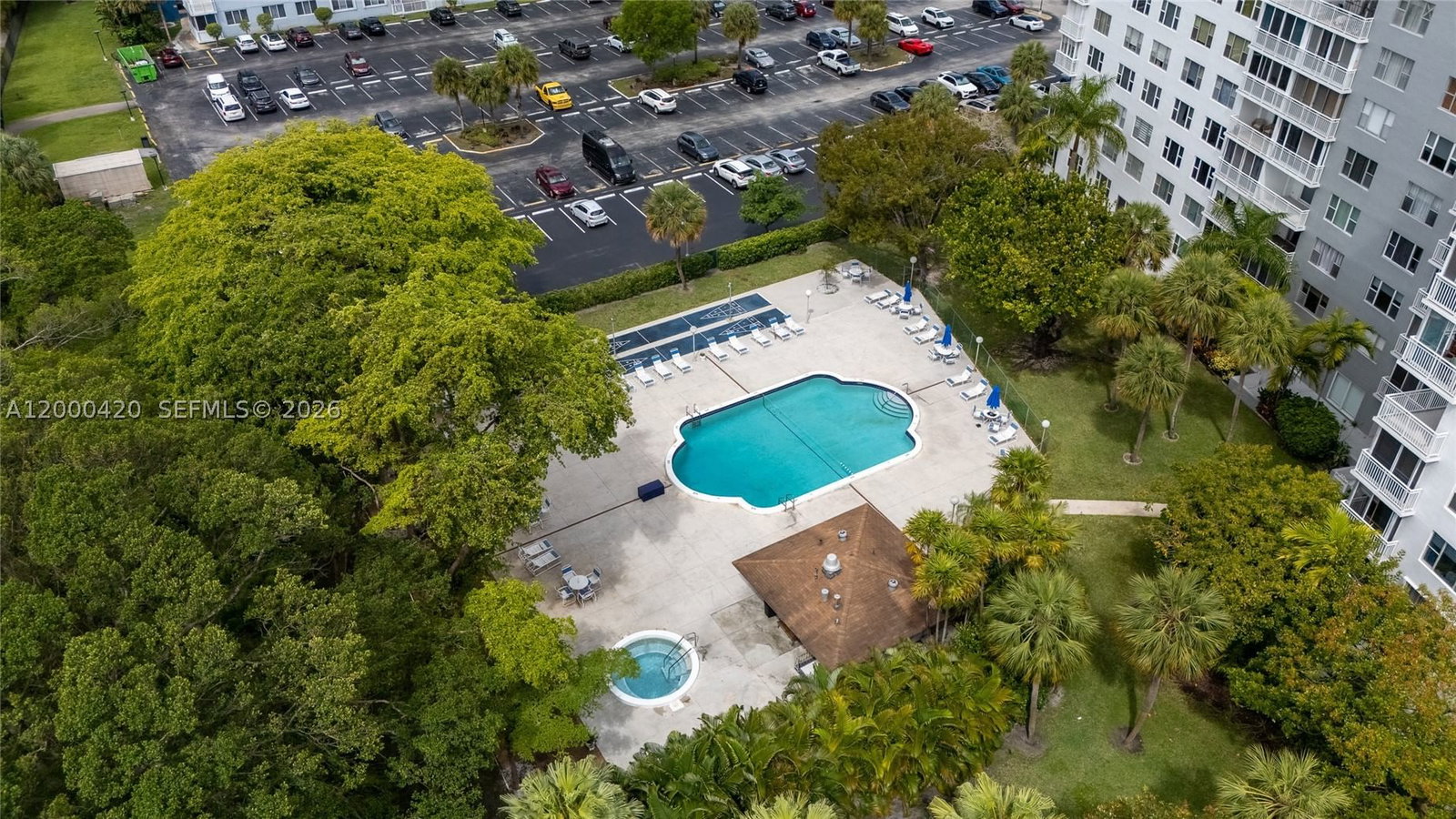 Real estate property located at 3800 Hillcrest Dr #411, Broward, Hillcrest East No 25 Cond, Hollywood, FL