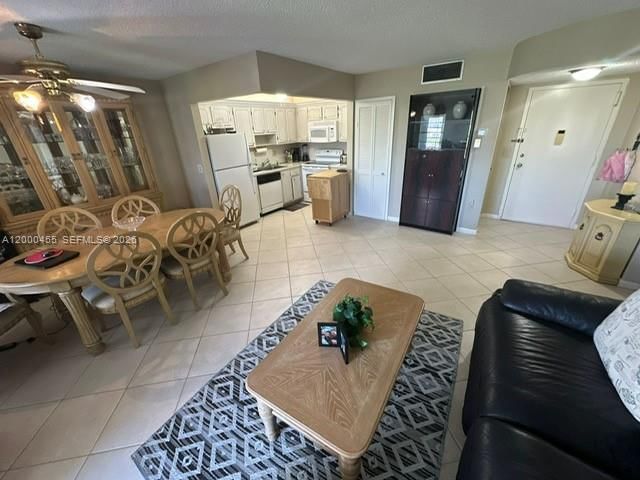 Real estate property located at 4980 Sabal Palm Blvd #330, Broward, Sabal Palm Village 2 Cond, Tamarac, FL