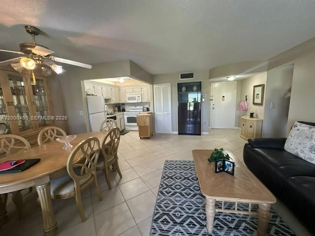 Real estate property located at 4980 Sabal Palm Blvd #330, Broward, Sabal Palm Village 2 Cond, Tamarac, FL