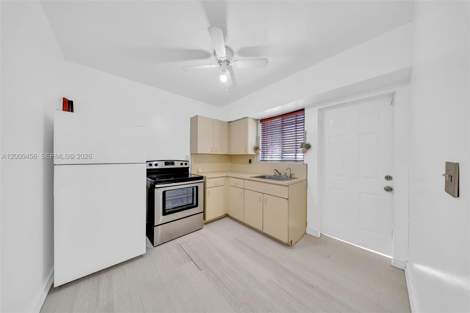 Real estate property located at 3030 90th St, Miami-dade, The Tropics Amd, Miami, FL