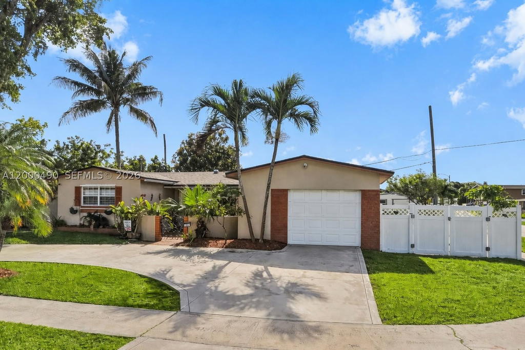 Real estate property located at 600 67th Ave, Broward, Blvd Heights Sec 10-a, Pembroke Pines, FL