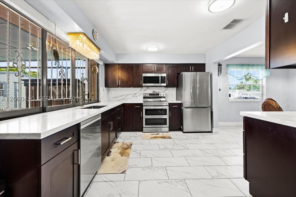 Real estate property located at 600 67th Ave, Broward, Blvd Heights Sec 10-a, Pembroke Pines, FL