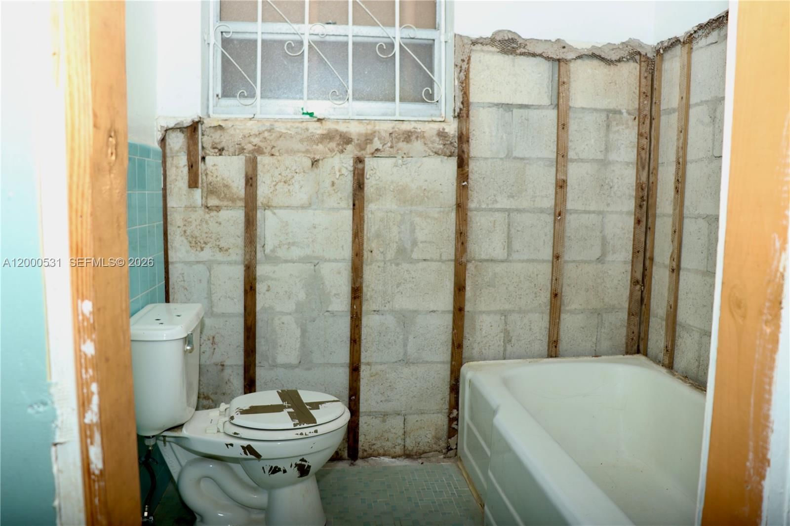 Real estate property located at 1240 214th St, Miami-dade, Ives Estates Sec 4, Miami, FL