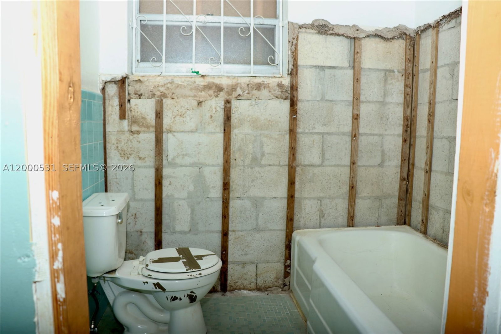 Real estate property located at 1240 214th St, Miami-dade, Ives Estates Sec 4, Miami, FL