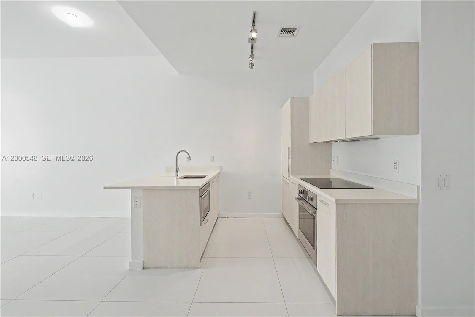 Real estate property located at 501 31st St #302, Miami-dade, Paraiso Bayviews Condo, Miami, FL