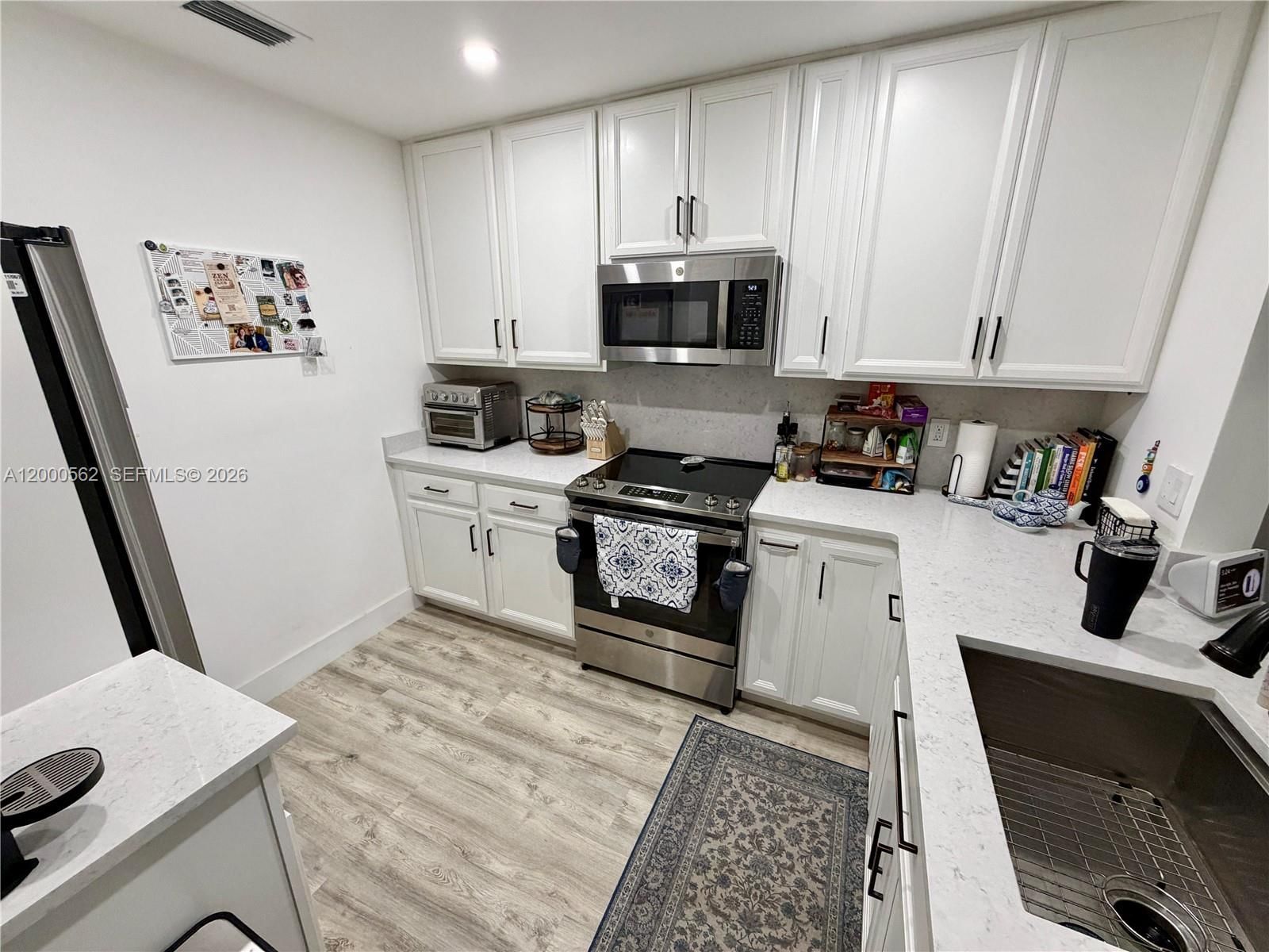 Real estate property located at 11259 88th St #204H, Miami-dade, Pine Grove Condo, Miami, FL