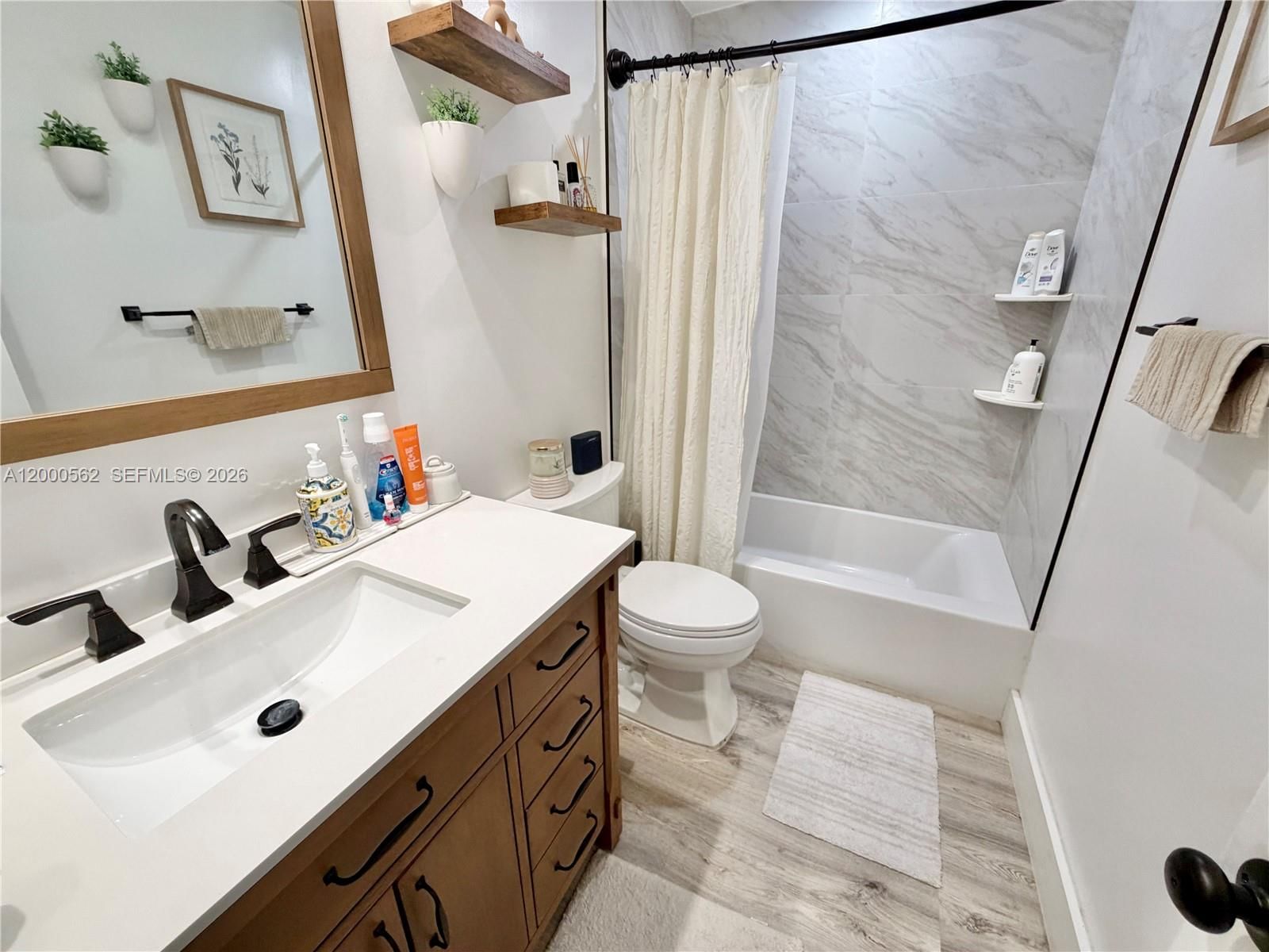 Real estate property located at 11259 88th St #204H, Miami-dade, Pine Grove Condo, Miami, FL