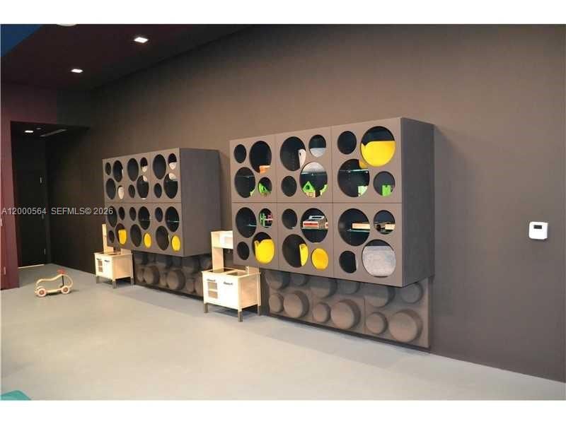 Real estate property located at 68 6th St #2409, Miami-dade, Reach Condo, Miami, FL