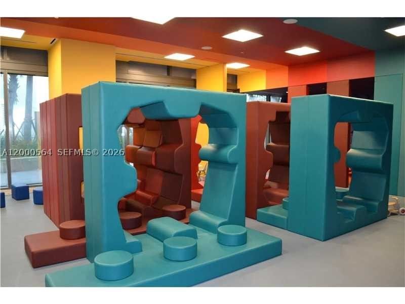 Real estate property located at 68 6th St #2409, Miami-dade, Reach Condo, Miami, FL