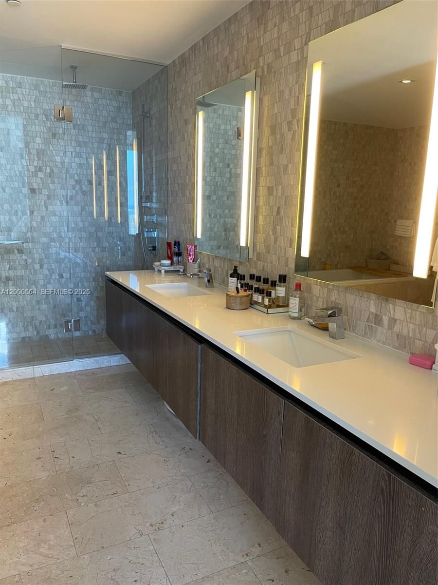 Real estate property located at 68 6th St #2409, Miami-dade, Reach Condo, Miami, FL