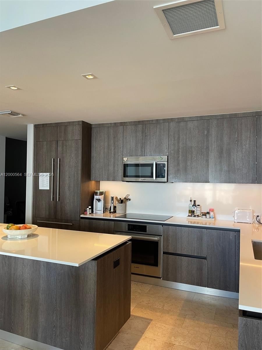 Real estate property located at 68 6th St #2409, Miami-dade, Reach Condo, Miami, FL