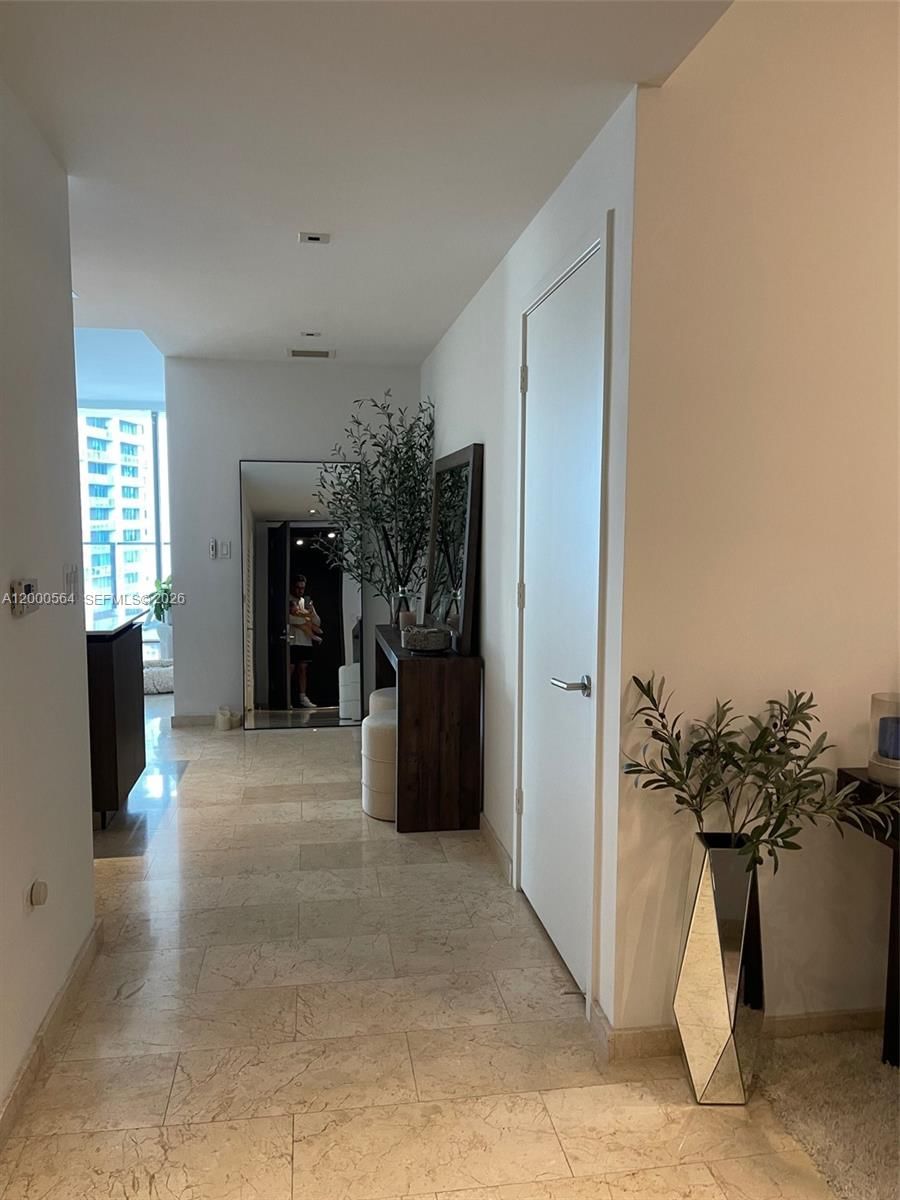 Real estate property located at 68 6th St #2409, Miami-dade, Reach Condo, Miami, FL