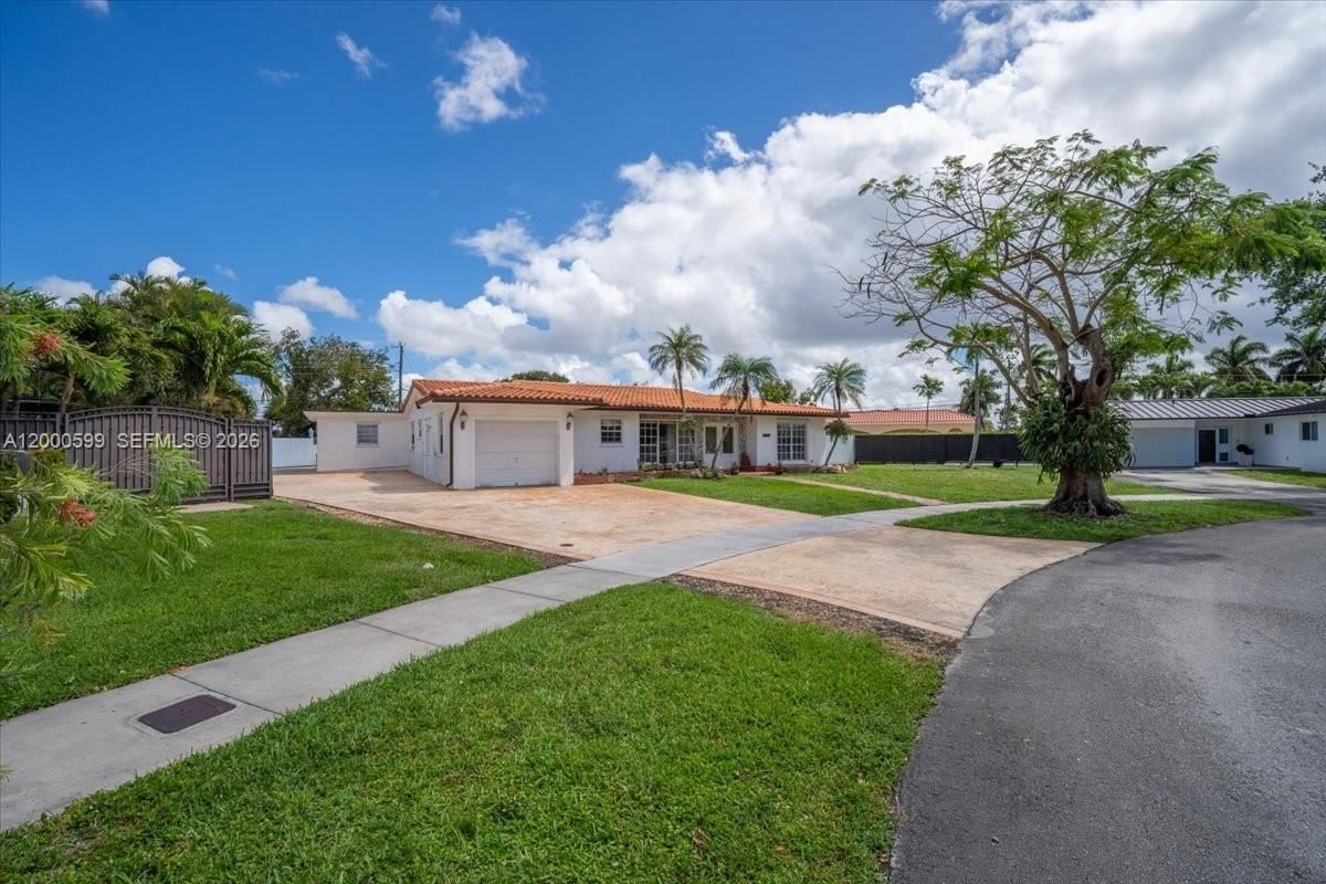 Real estate property located at 8197 14th Ct, Miami-dade, Palm Springs Lakes 2nd Ad, Hialeah, FL
