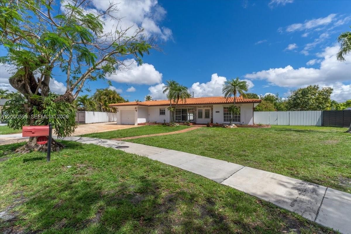 Real estate property located at 8197 14th Ct, Miami-dade, Palm Springs Lakes 2nd Ad, Hialeah, FL