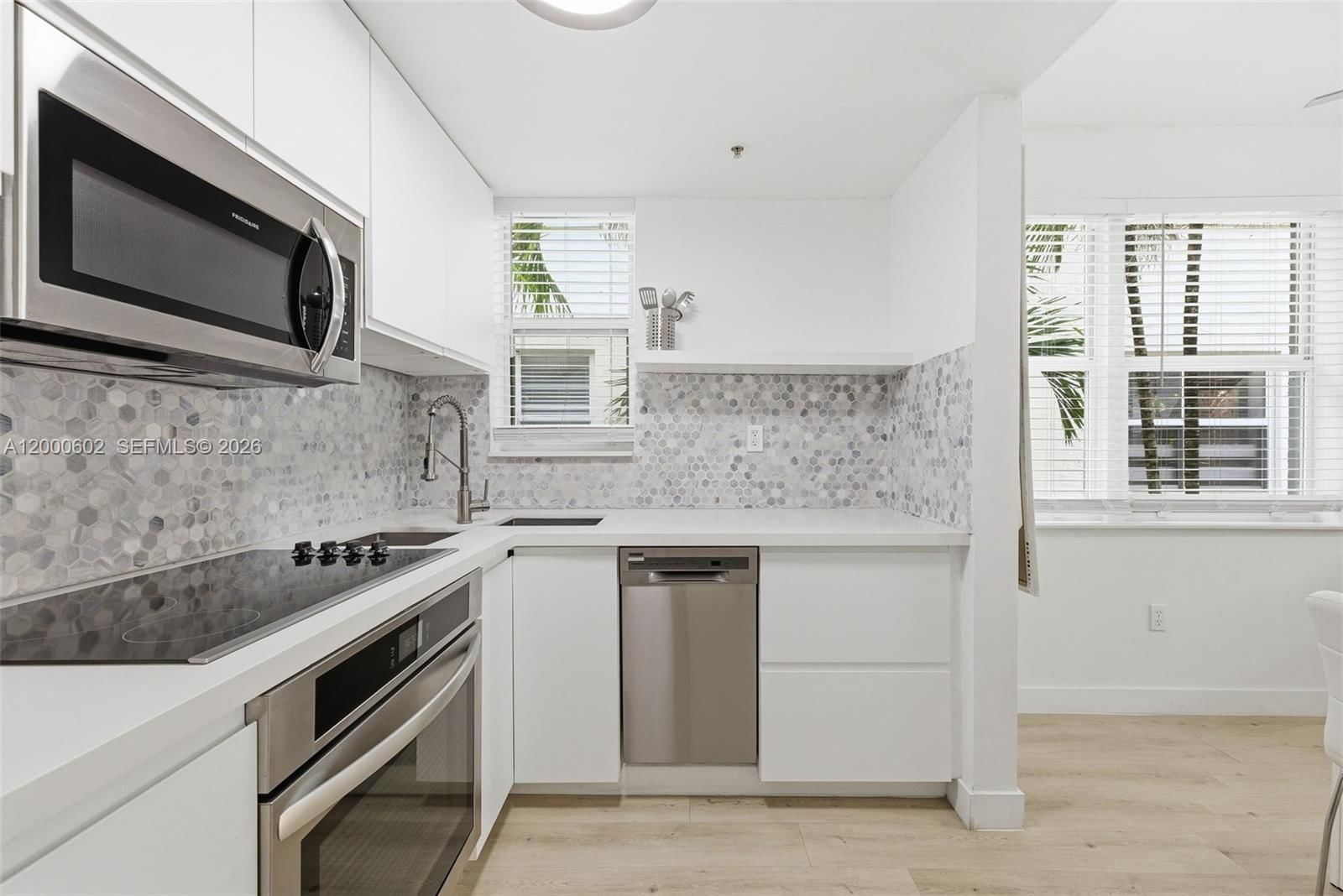 Real estate property located at 1550 Drexel Ave #207, Miami-dade, Ohio Apartment Bldg Condo, Miami Beach, FL