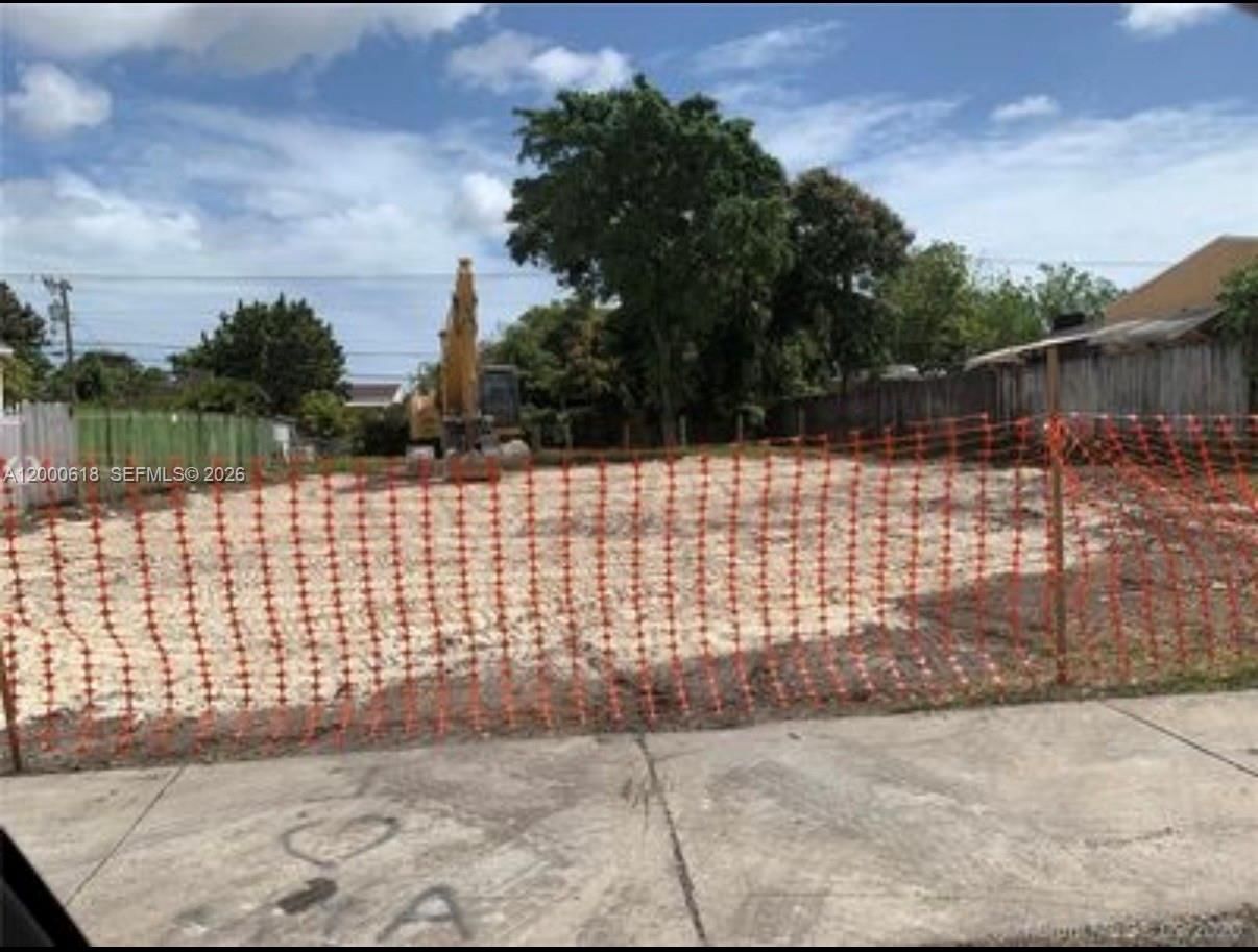 Real estate property located at 601 sw 44th ct, Miami-dade, Tamiami Trail Park, Miami, FL