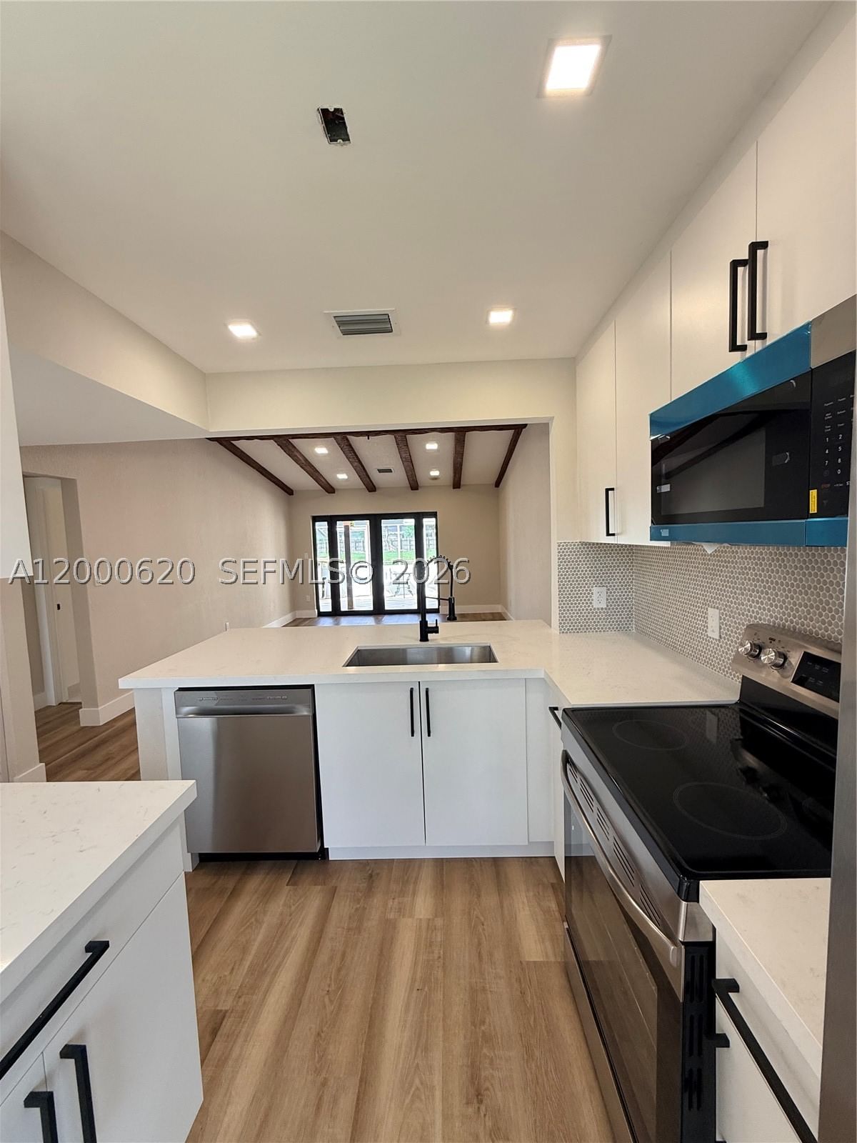 Real estate property located at 12104 110th St Cir S, Miami-dade, Devon-aire Villas Sec 3, Miami, FL