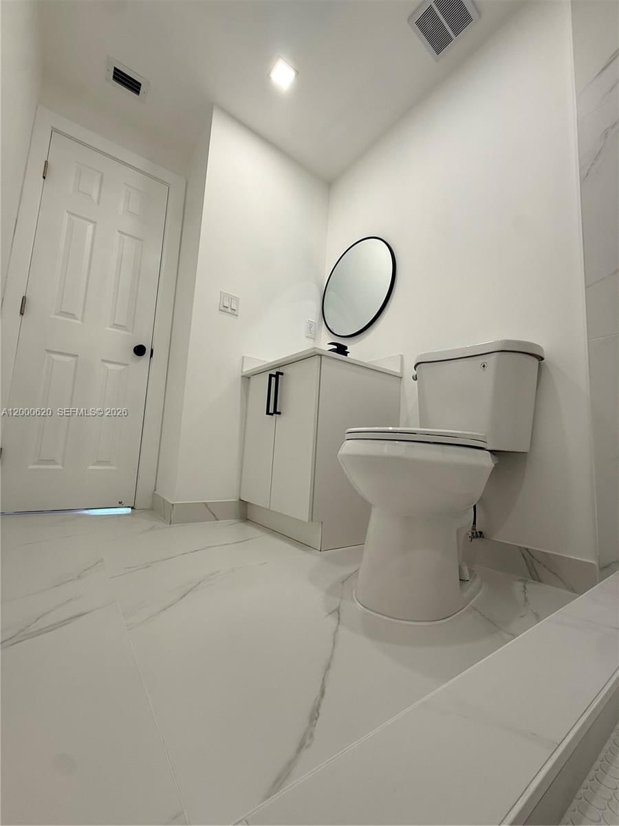 Real estate property located at 12104 110th St Cir S, Miami-dade, Devon-aire Villas Sec 3, Miami, FL