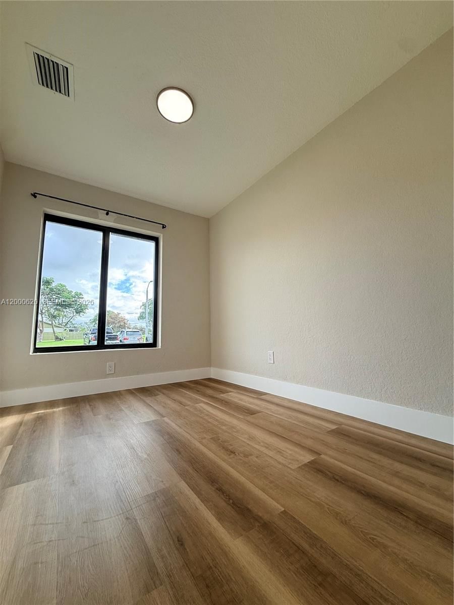 Real estate property located at 12104 110th St Cir S, Miami-dade, Devon-aire Villas Sec 3, Miami, FL