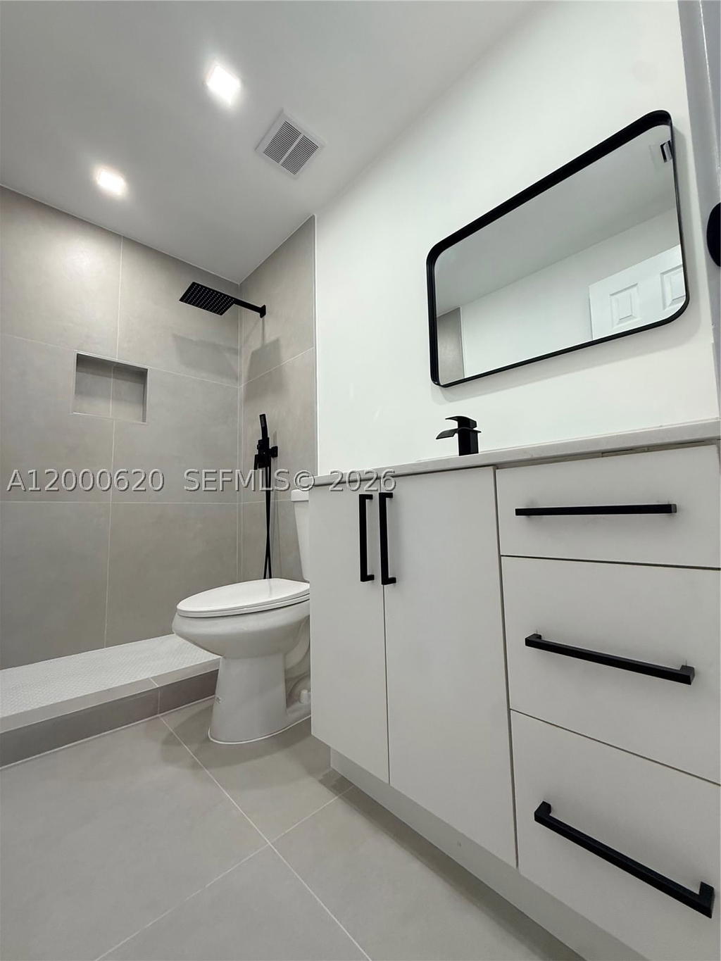 Real estate property located at 12104 110th St Cir S, Miami-dade, Devon-aire Villas Sec 3, Miami, FL