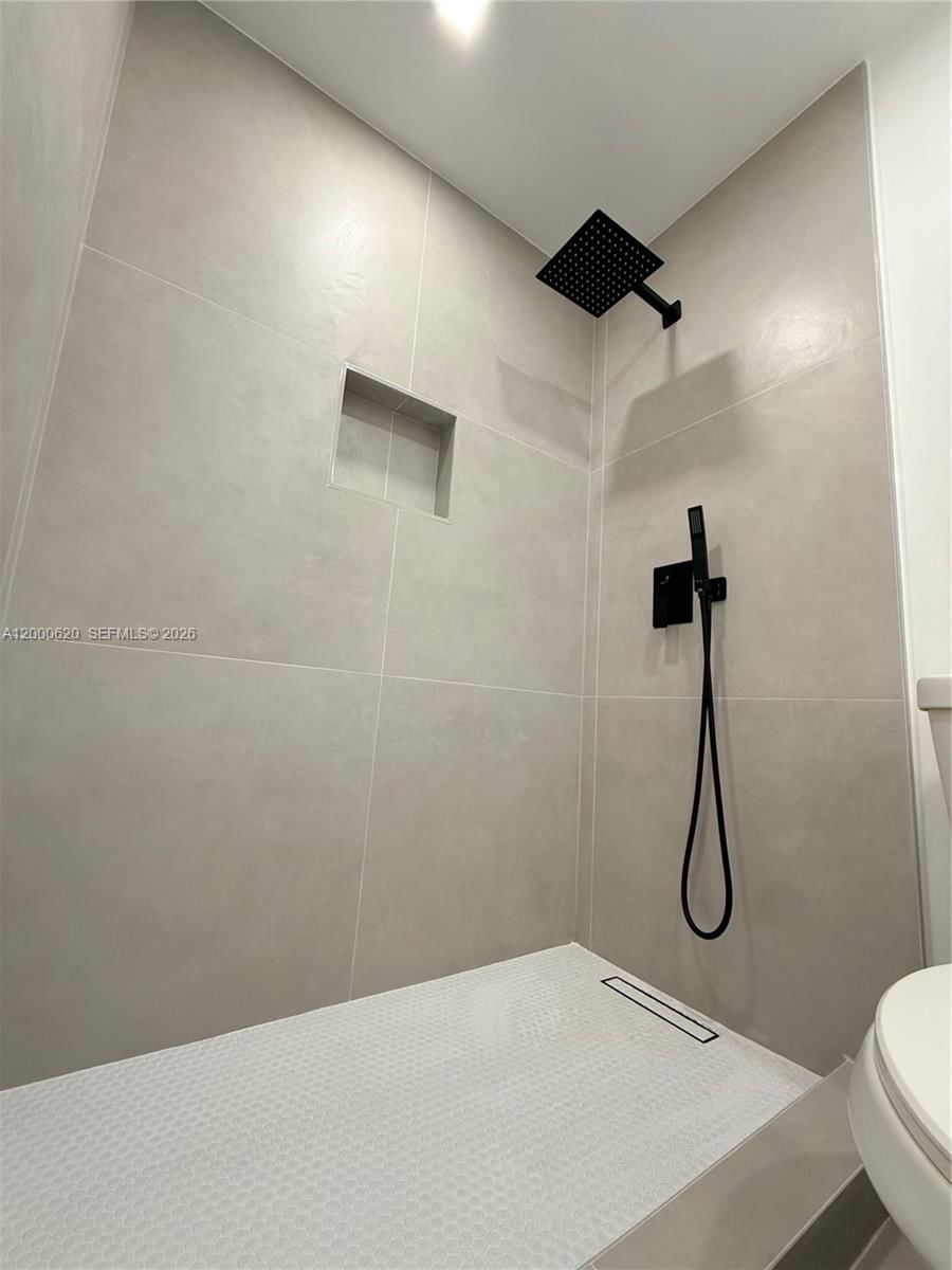 Real estate property located at 12104 110th St Cir S, Miami-dade, Devon-aire Villas Sec 3, Miami, FL