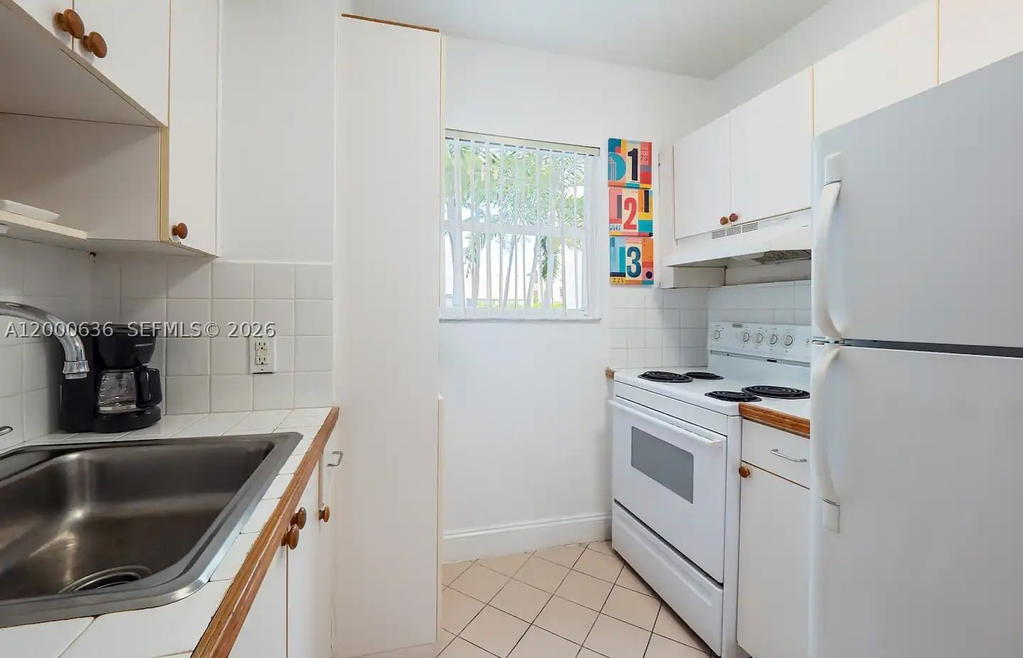 Real estate property located at 2615 Collins Ave #37, Miami-dade, Jasmine Condo, Miami Beach, FL