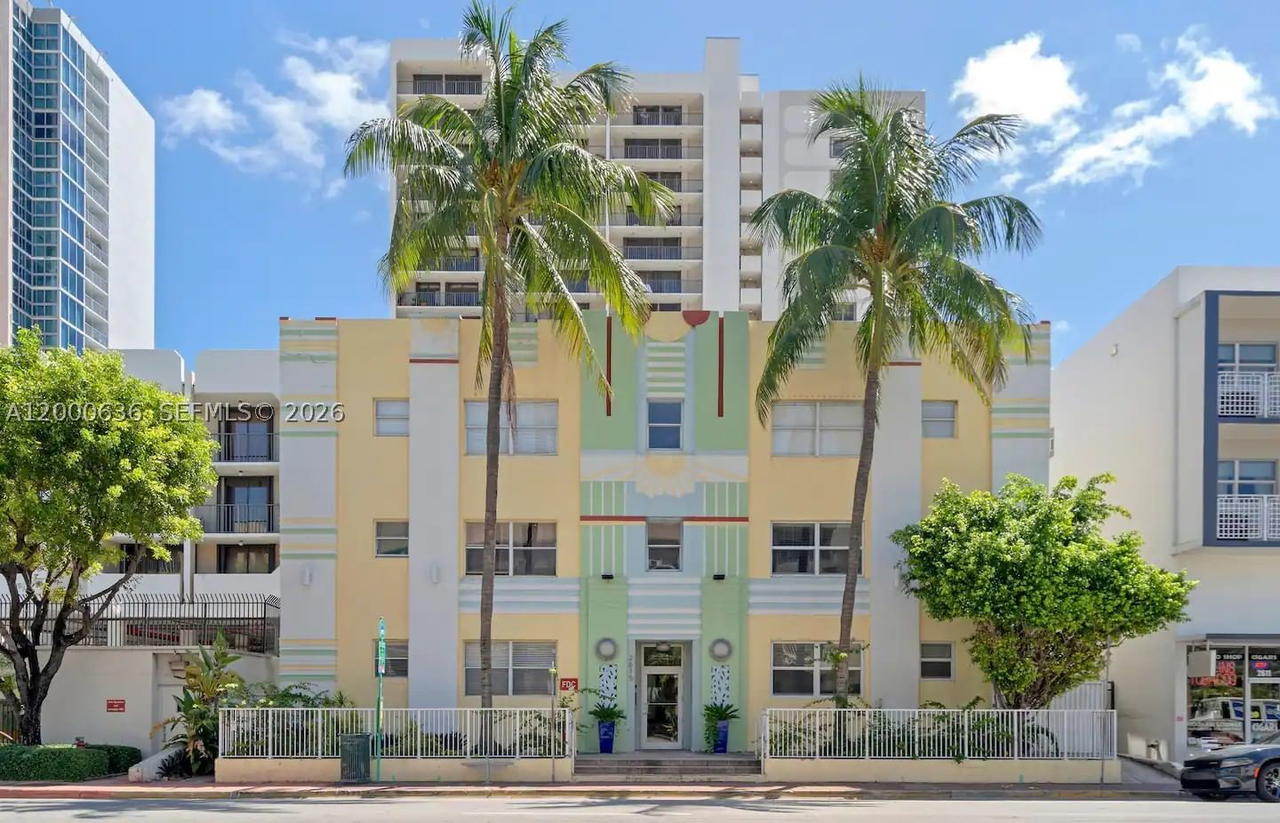 Real estate property located at 2615 Collins Ave #37, Miami-dade, Jasmine Condo, Miami Beach, FL