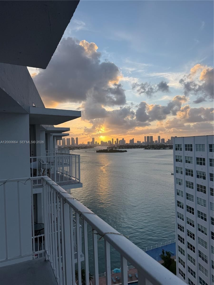 Real estate property located at 1228 West Ave #1506, Miami-dade, Bayview Terr Condo, Miami Beach, FL