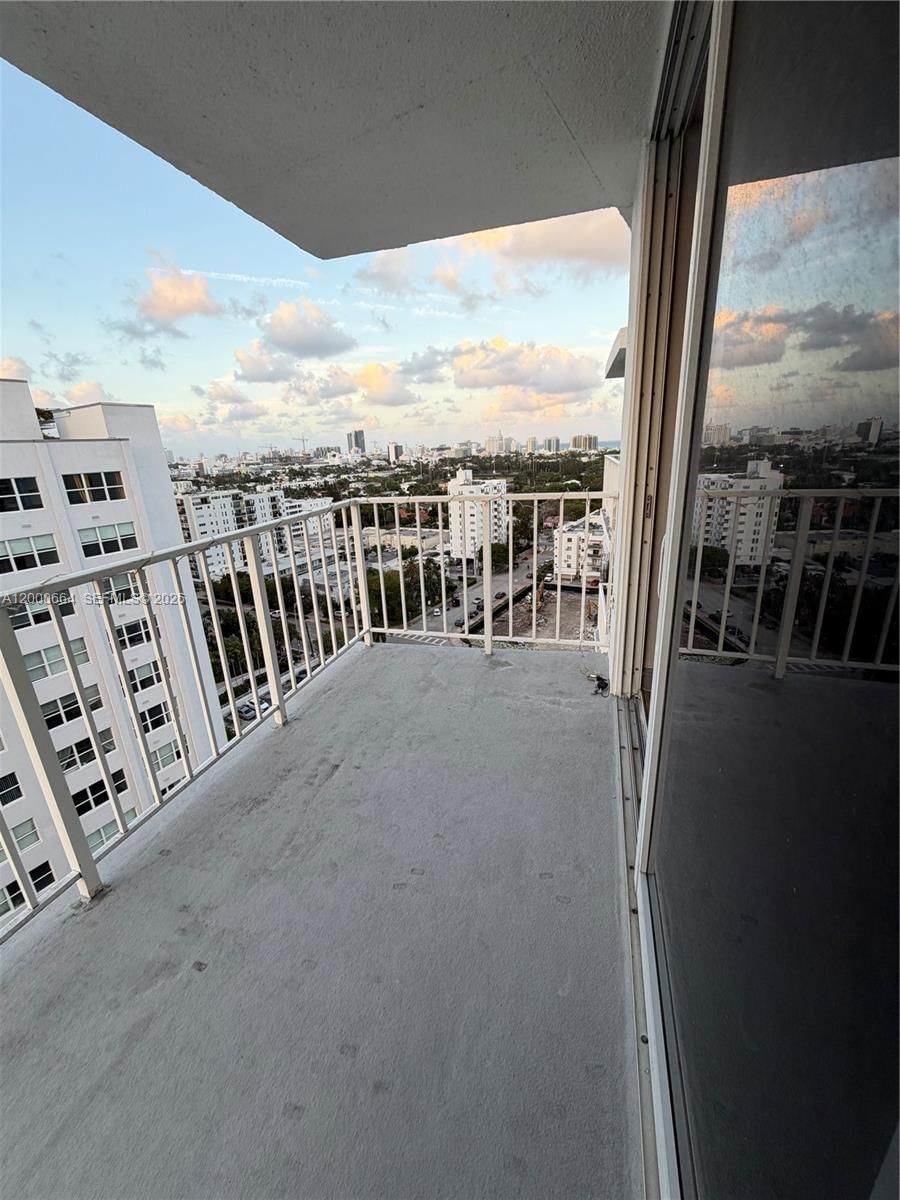 Real estate property located at 1228 West Ave #1506, Miami-dade, Bayview Terr Condo, Miami Beach, FL